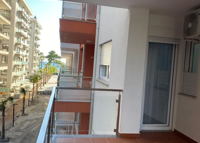דירה House